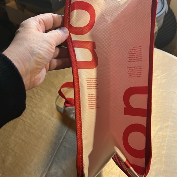 EUC 2 LILLY PULITZER TOTES & 1 LULULEMON TOTE plus a Bonus Lp Tote!! - Picture 5 of 12